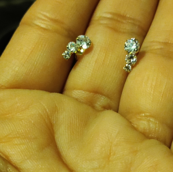 14K Yellow Gold Triple Cubic zirconia stones - Picture 3 of 8